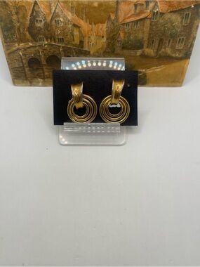 2 in one interchange Gold-Tone Circular Drop clip Earrings